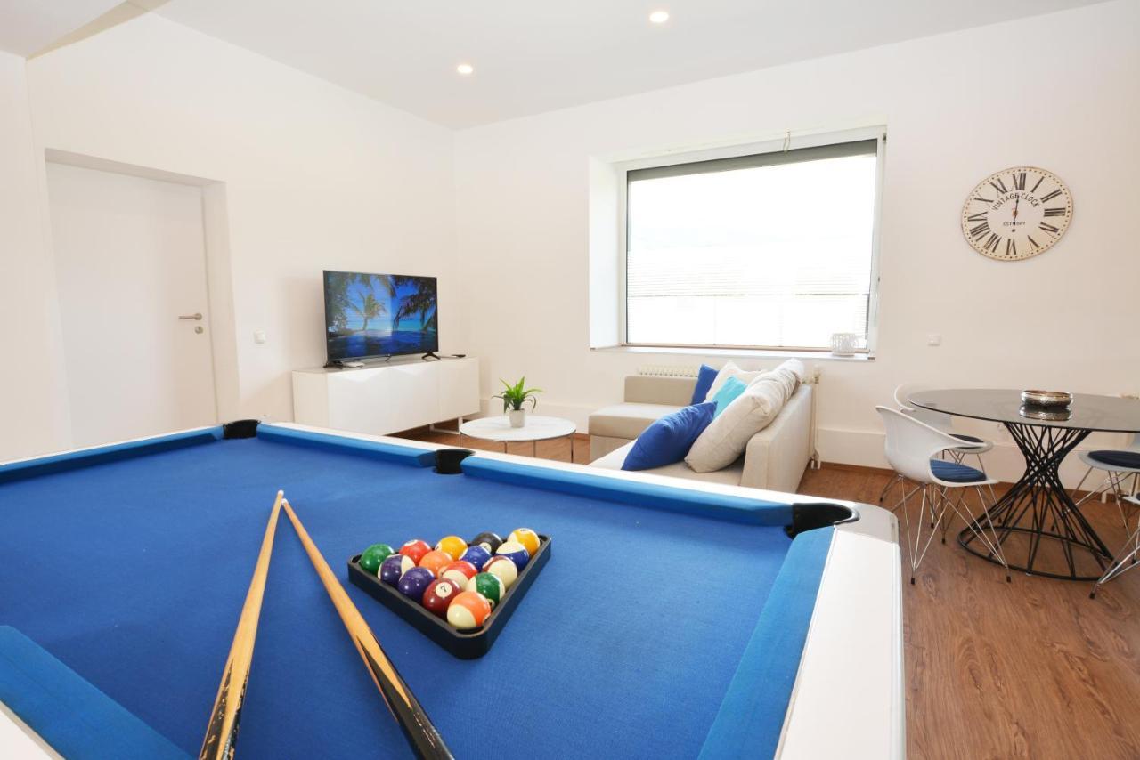 Alpenblick - Modernes Und Grosszuegiges Apartment Филах Екстериор снимка
